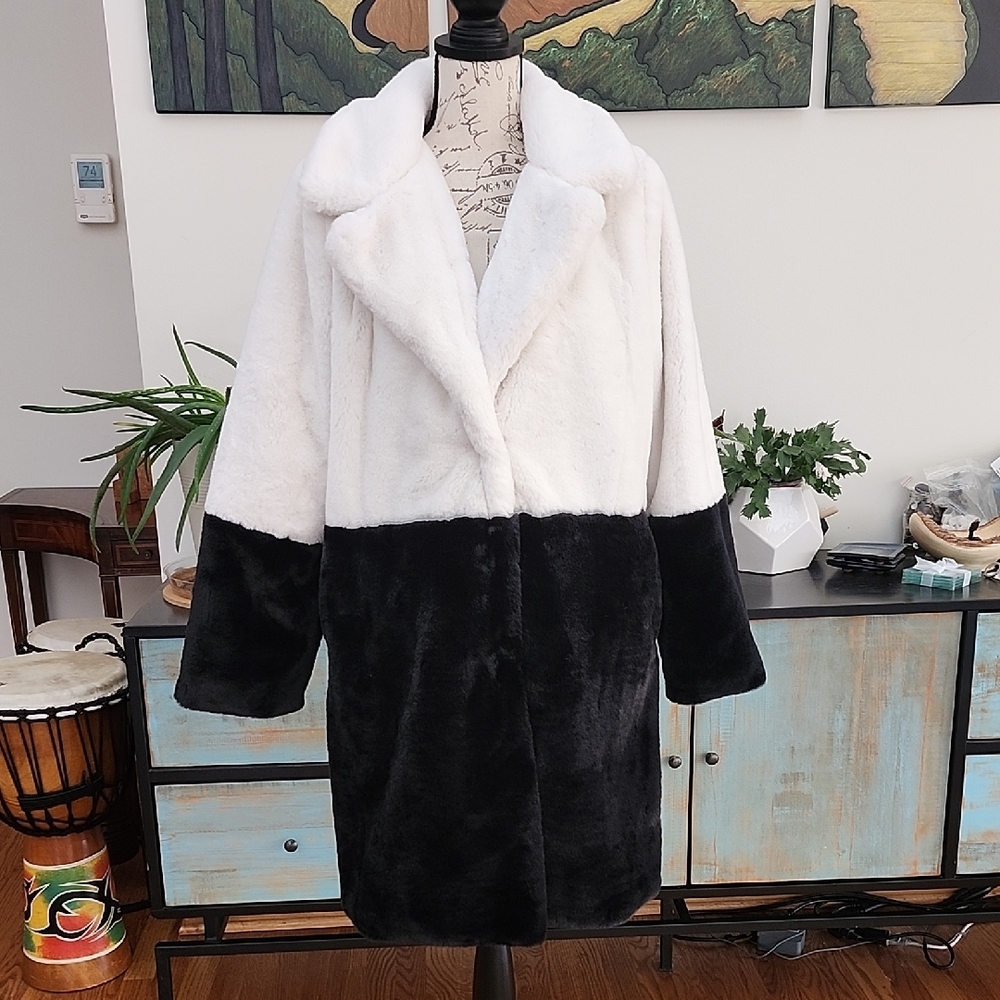 NEW - ELAN Jodie Two-tone Faux Fur Colorblock Coat